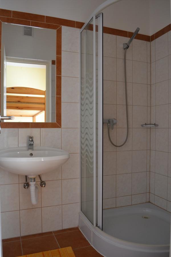 Lokomotiv Motel Eger Extérieur photo